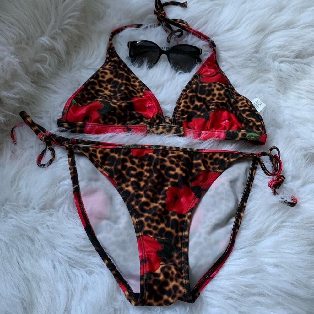 BAMBOO ISLAND Two piece Halter top Swimwear